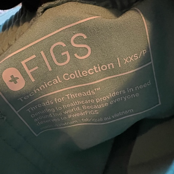 Figs Scrub Set - Picture 2 of 5